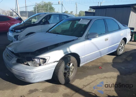 1997 Toyota Camry Le z USA, uszkodzony, nr VIN 4T1BG22K7VU026220
